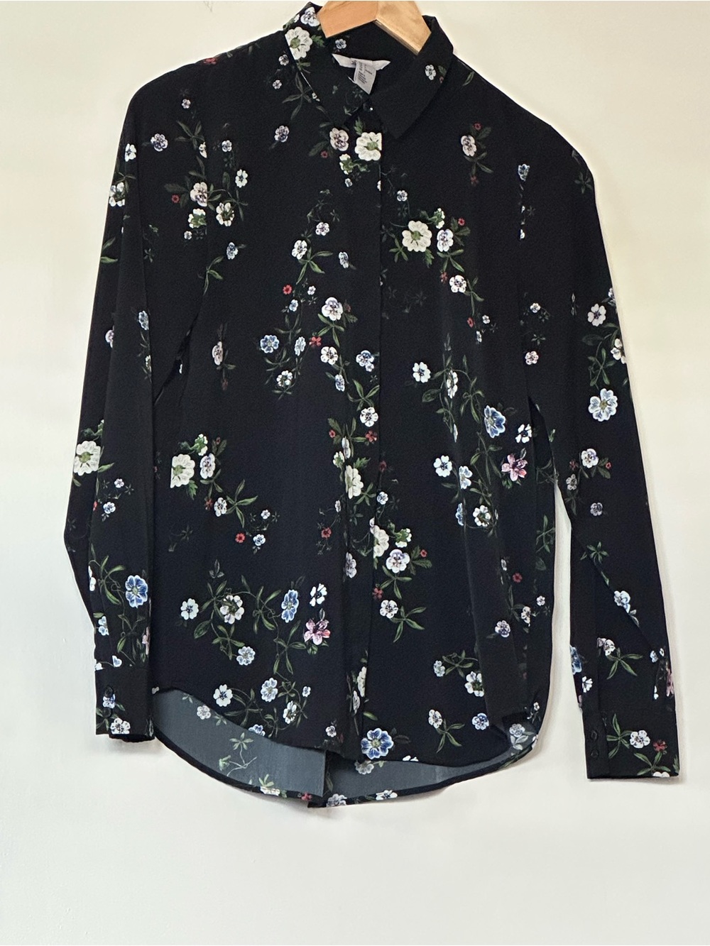 H&M floral accented button down blouse